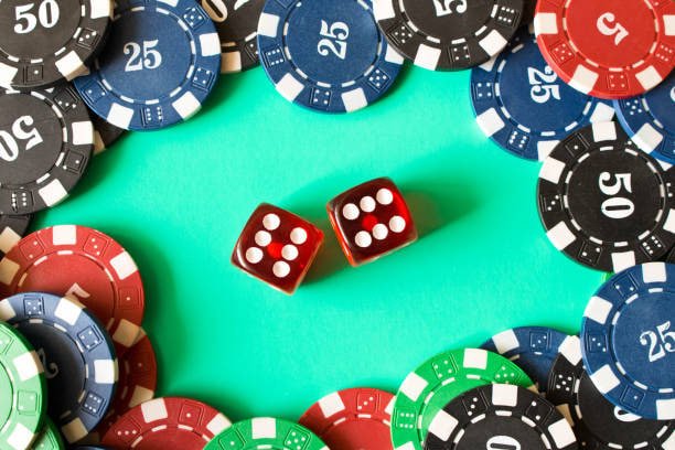 Pemain menikmati game slot dan taruhan olahraga di sogoslot